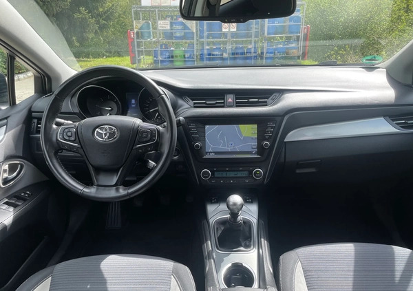 Toyota Avensis cena 47900 przebieg: 170000, rok produkcji 2016 z Strzyżów małe 326